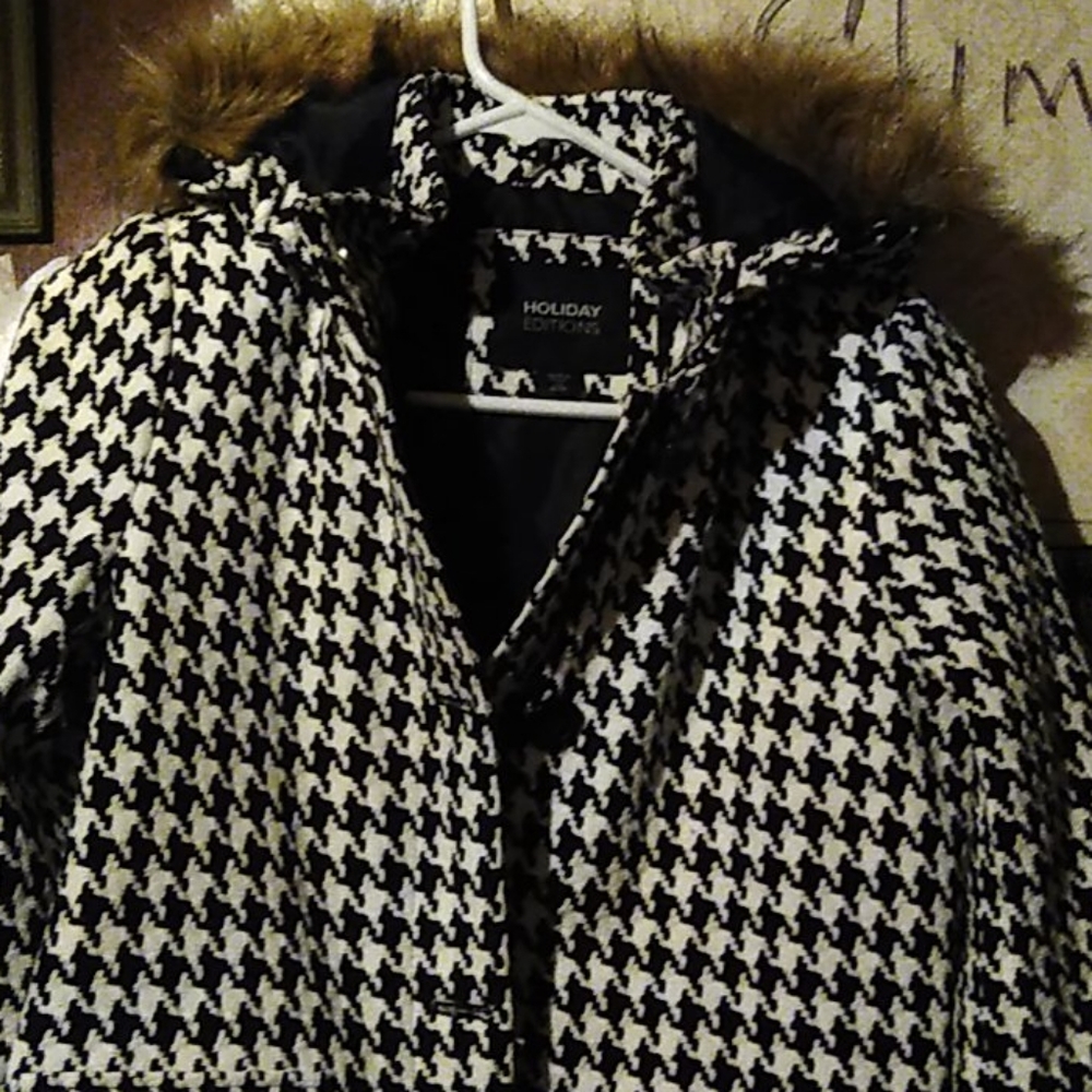 Houndstooth peacoat